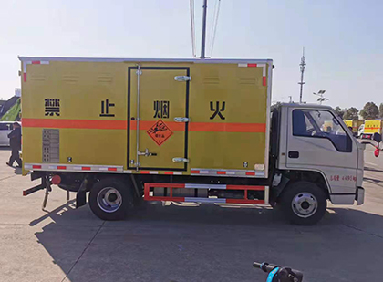 青岛爆破器材运输车技术升级与安全合规新趋势